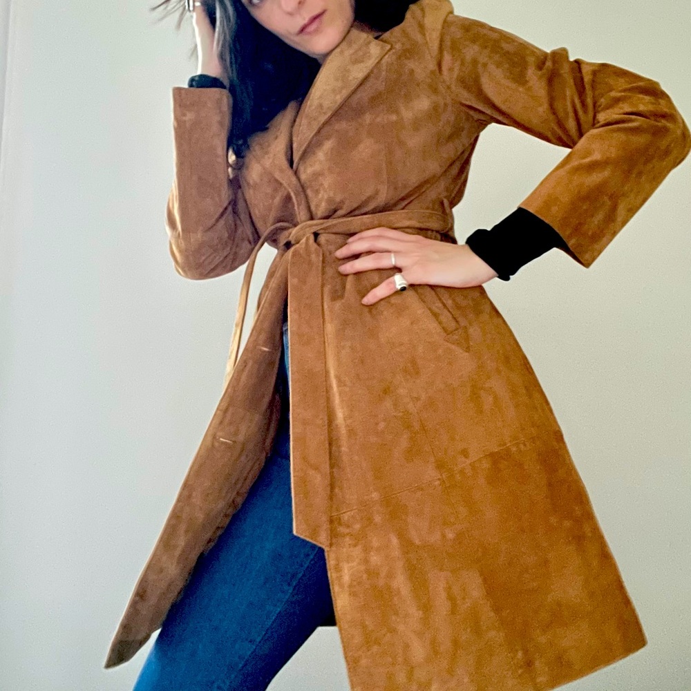 Suede jacket with detachable fur colar
